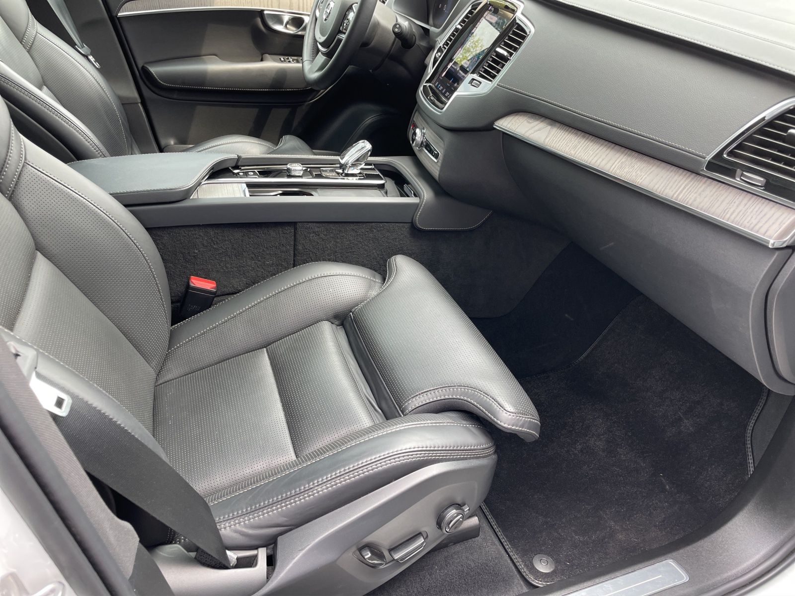 Volvo XC90 T8 AWD Plus Dark LUFT AHK PANO 360° foto 13