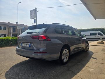 Volkswagen Golf - 10