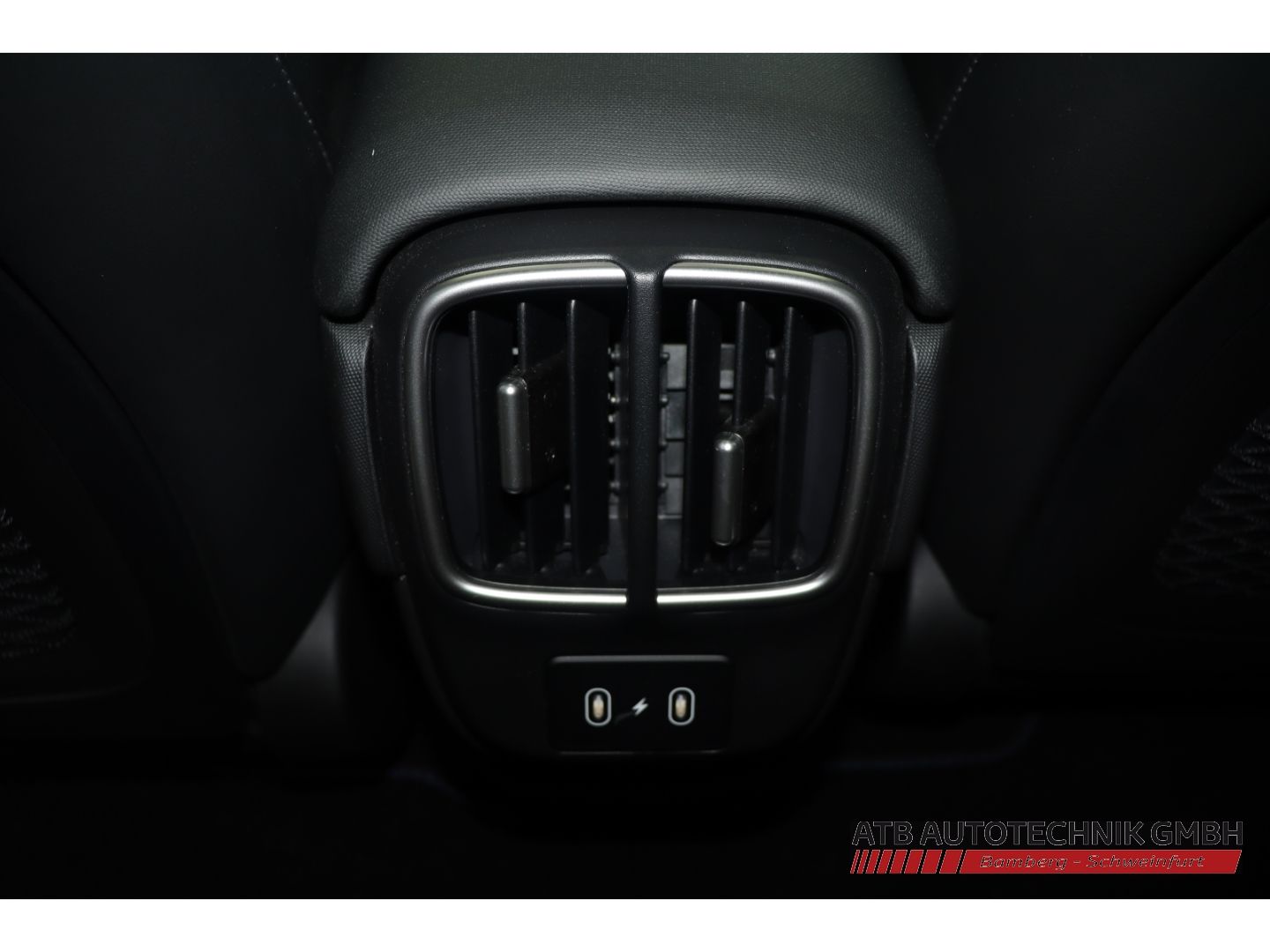 Fahrzeugabbildung Hyundai IONIQ 6 UNIQ 77,4 kWh 4WD 96,8% SOH HUD Navi