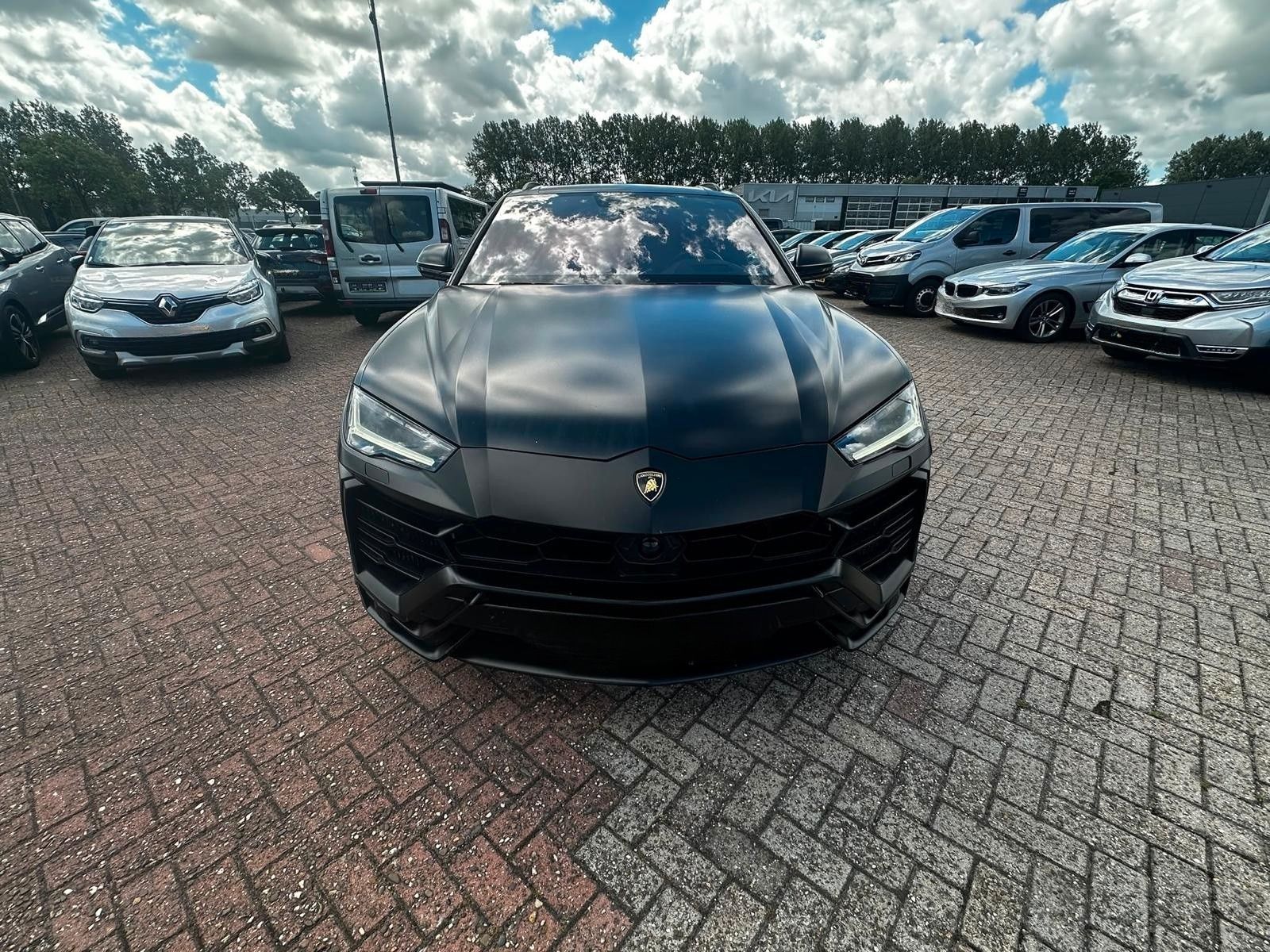 LAMBORGHINI Urus