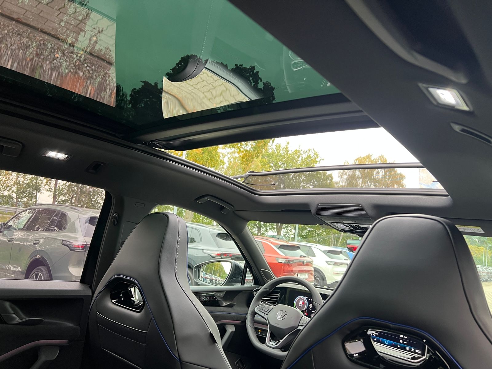 Fahrzeugabbildung Volkswagen Tiguan R-Line 1.5 eHybrid DSG *AHK, Harman & Kar