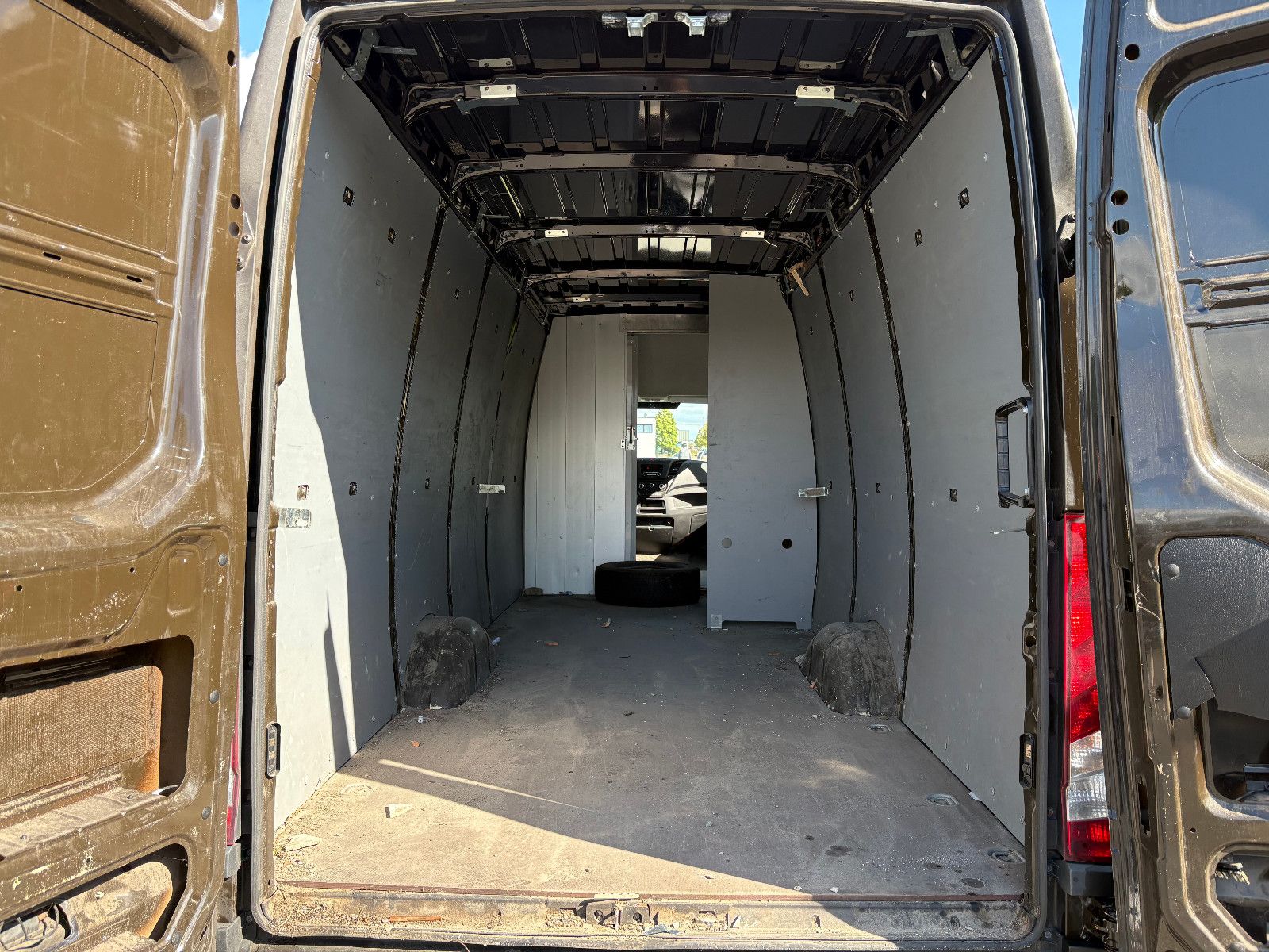 Fahrzeugabbildung Iveco Daily Kasten HKa 35 S ... V Radstand 4100/2-SITZ