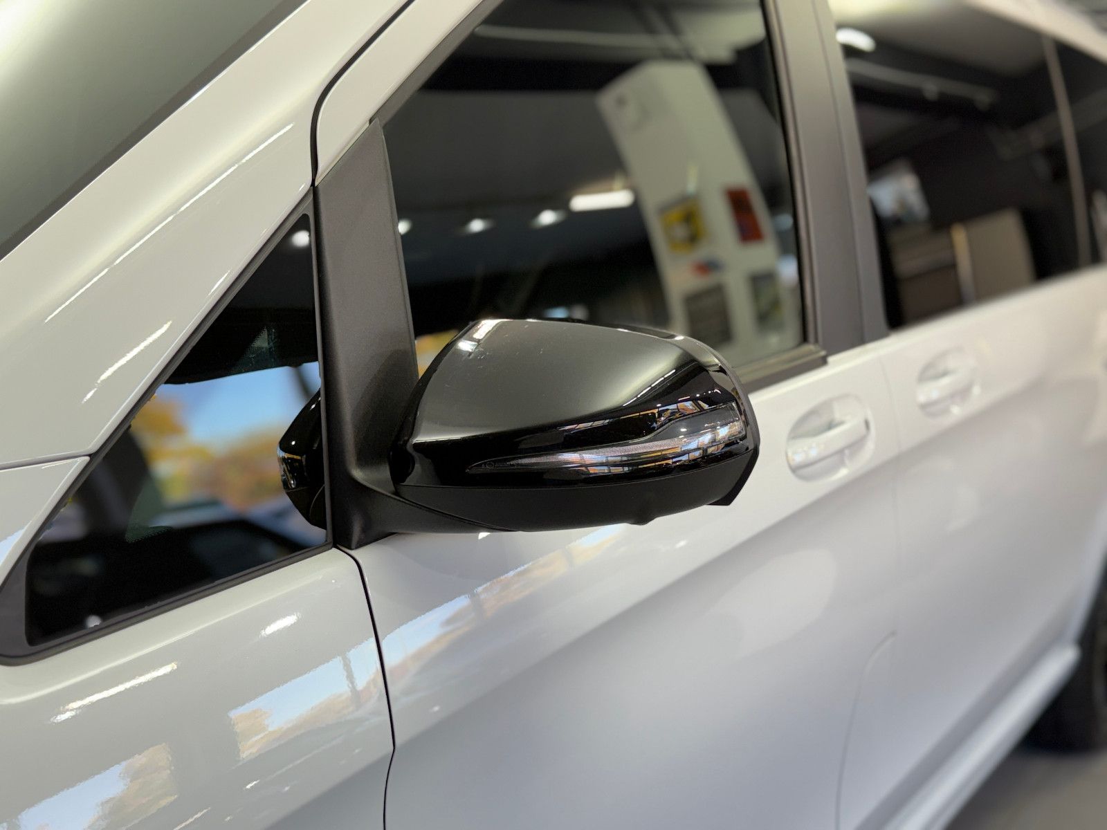 Fahrzeugabbildung Mercedes-Benz V250d NIGHT EDITION 4MATIC lang AMG-LINE|360°|