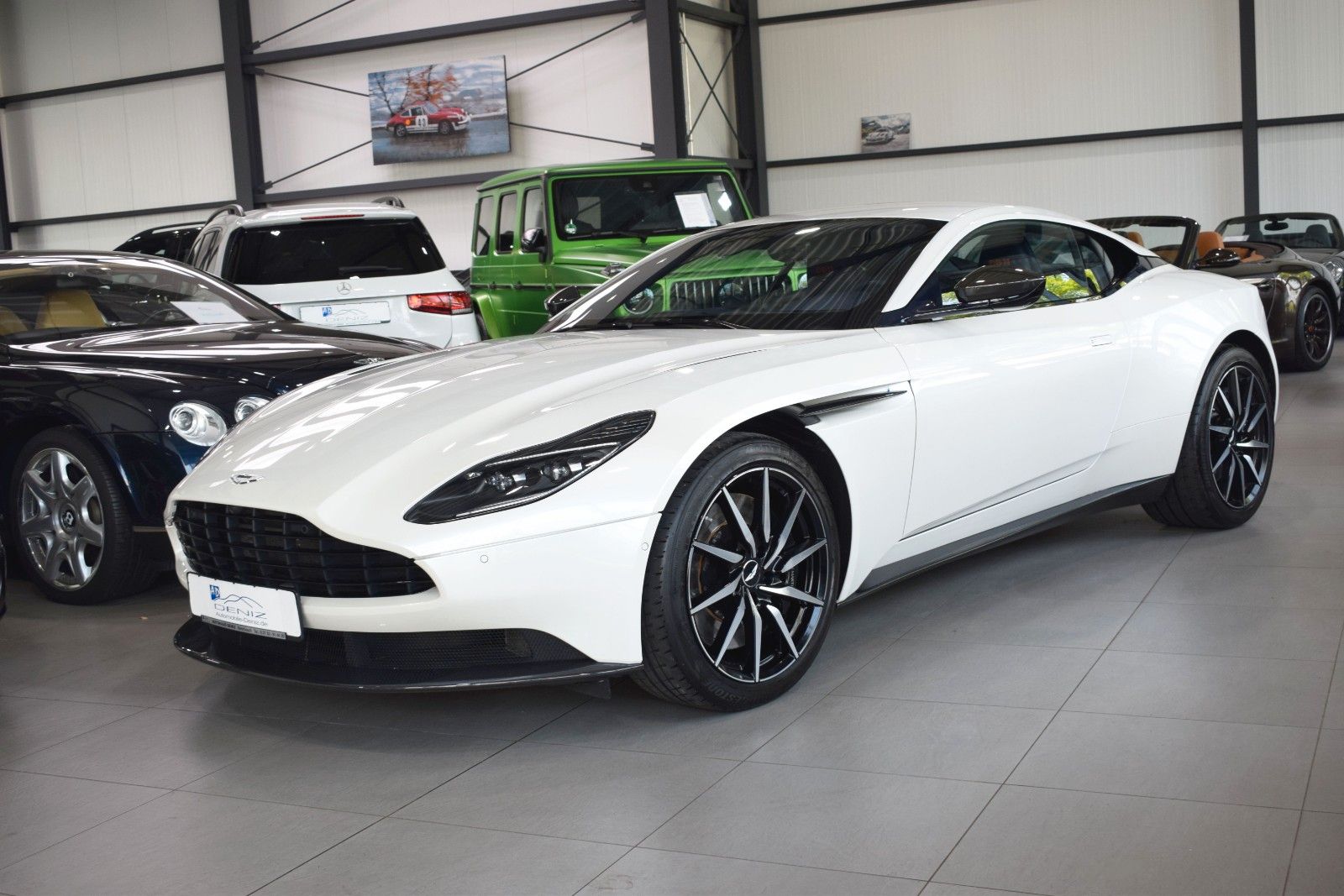 ASTON MARTIN DB11
