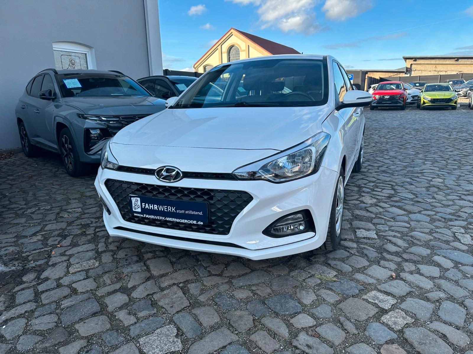 Hyundai i20 blue 1.2 Trend Digital,- Navigations-Paket