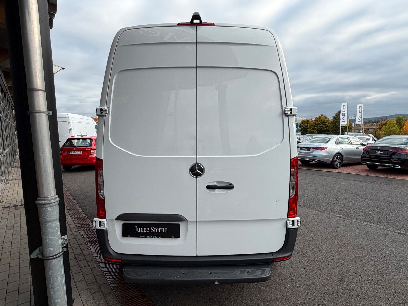 Fahrzeugabbildung Mercedes-Benz eSprinter 312 Klima SHZ Kamera