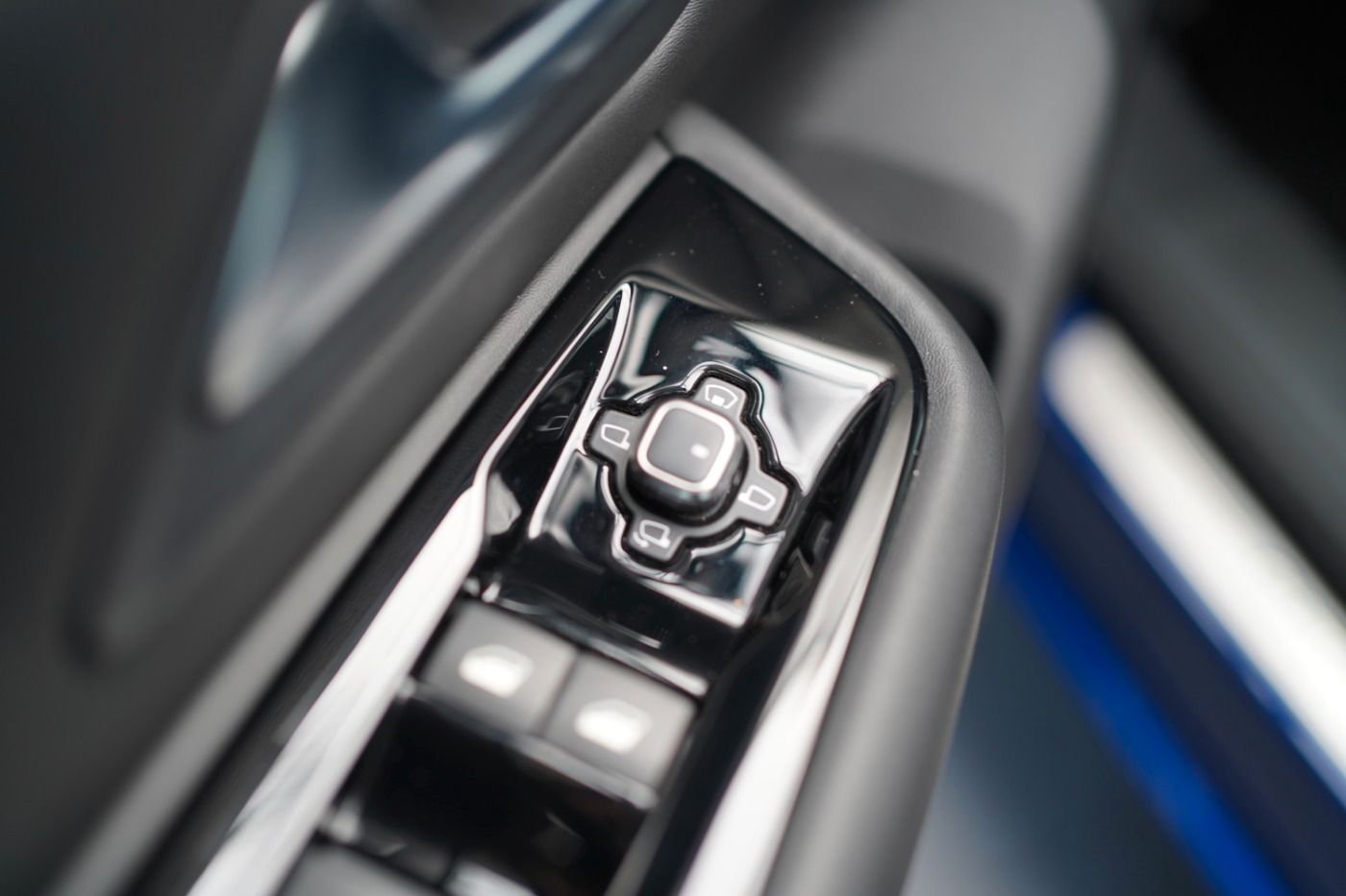 Fahrzeugabbildung Citroën C5 X PureTech 180 EAT8 Shine Pack Automatik Navi