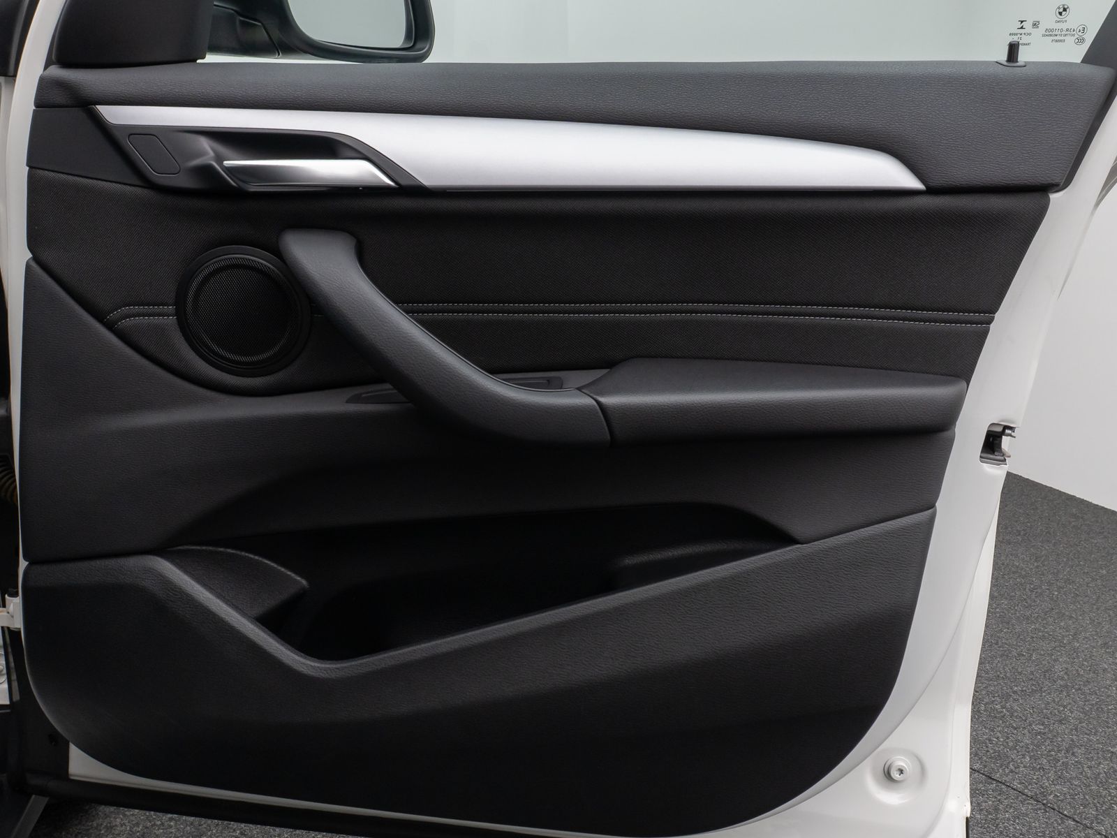 Fahrzeugabbildung BMW X1 sD18i Parkassistent DAB HiFi Navi LED Sport