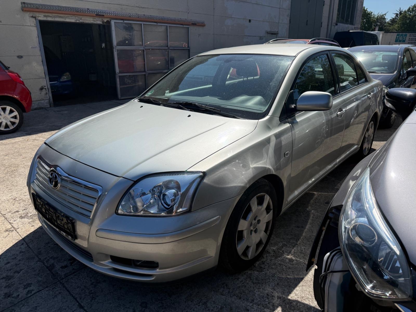 Toyota Avensis 1.8 Sol Limousine Klimaautom Unfall