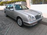 Mercedes-Benz Mercedes E Klasse 280 für Liebhaber Oldtimer - gebrauchte Mercedes-Benz E 280 aus dem Jahr 1996