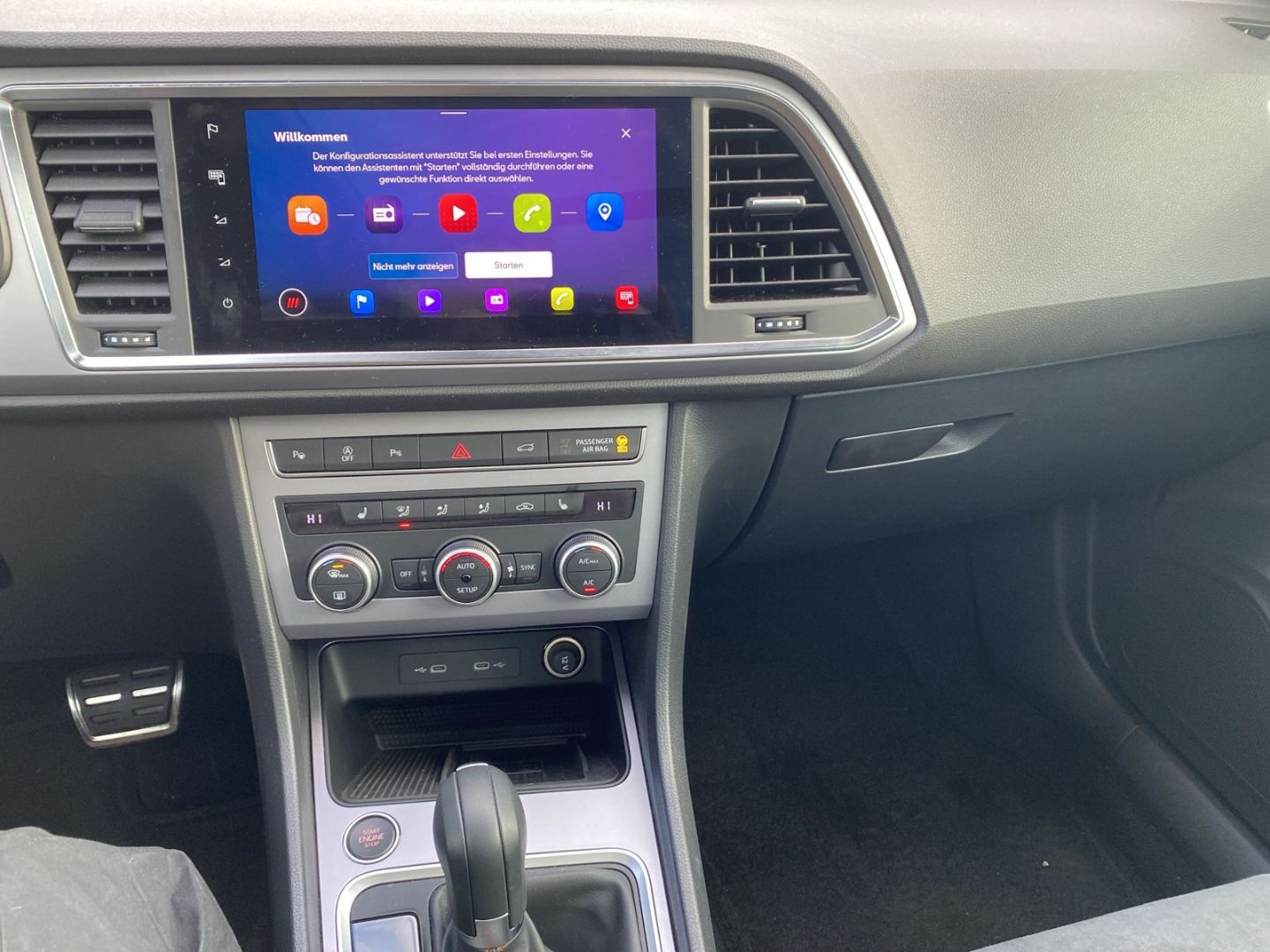 Fahrzeugabbildung SEAT Ateca FR 4Drive 2.0 TDI EU6d AD AHK-klappbar Nav