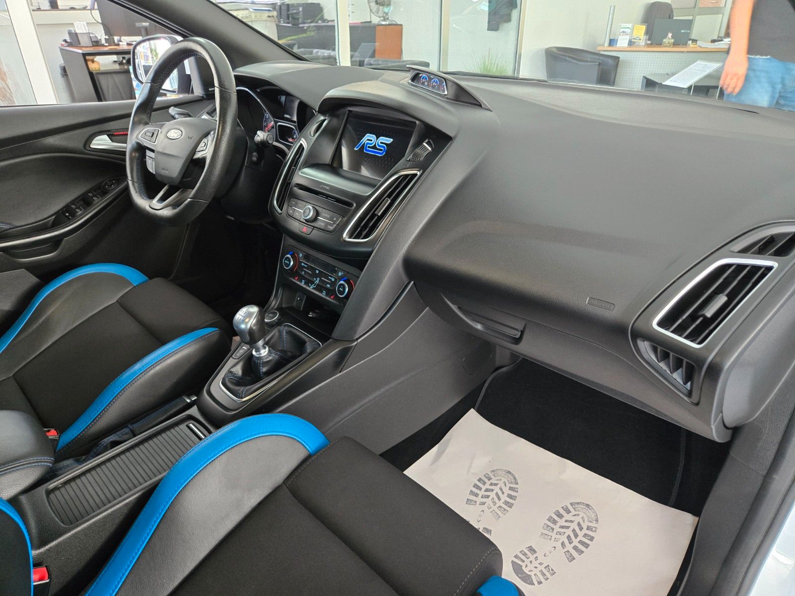 Fahrzeugabbildung Ford Focus Lim. RS*Recaro Sitze
