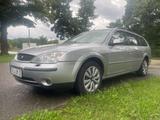 Ford Mondeo 2.5 V6 Ghia - Ford Mondeo: V6 Ghia