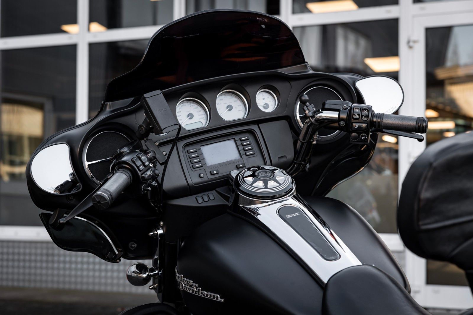 Fahrzeugabbildung Harley-Davidson FLHX Street Glide 103 CUI- KESSTECH -