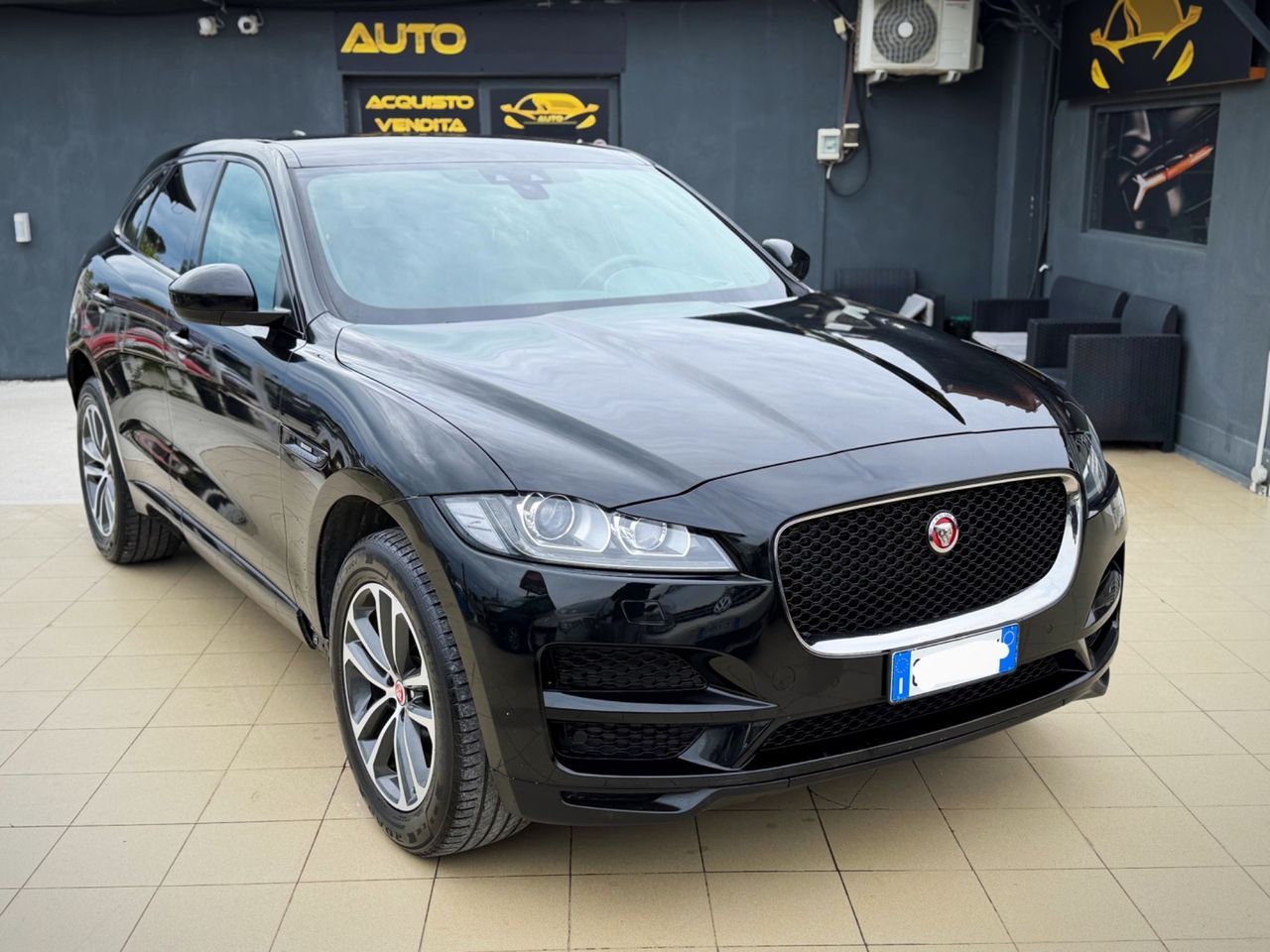 JAGUAR F-Pace
