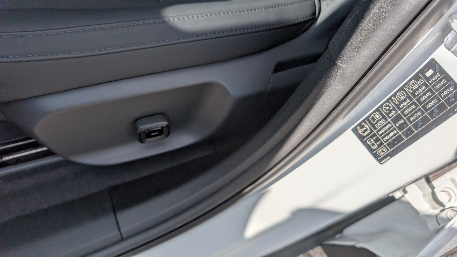 Fahrzeugabbildung Volvo EX30 Ultra Panoramadach | 360° | ACC