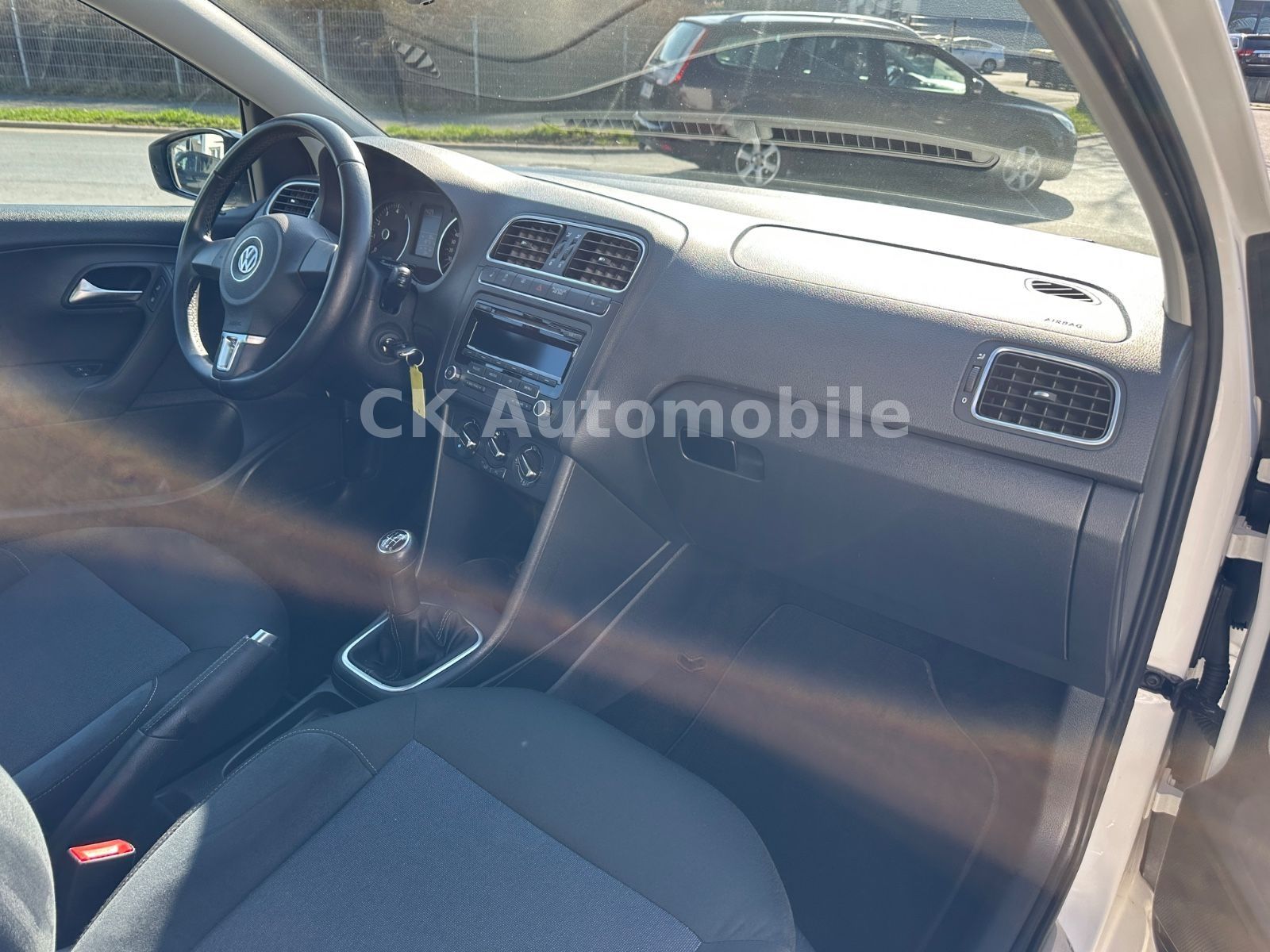 Fahrzeugabbildung Volkswagen Polo V Style 1.2 TSI/Klima/Bi-Xenon/Tempomat/PDC