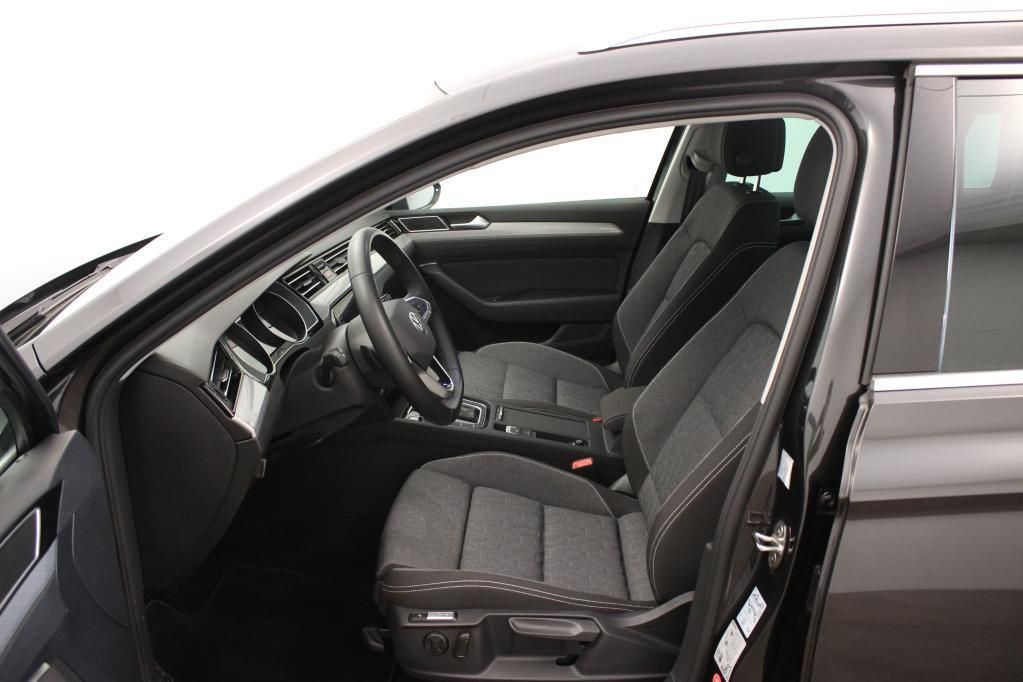 Volkswagen Passat Variant Business 1.5 TSI DSG AHK*RFK*PDC