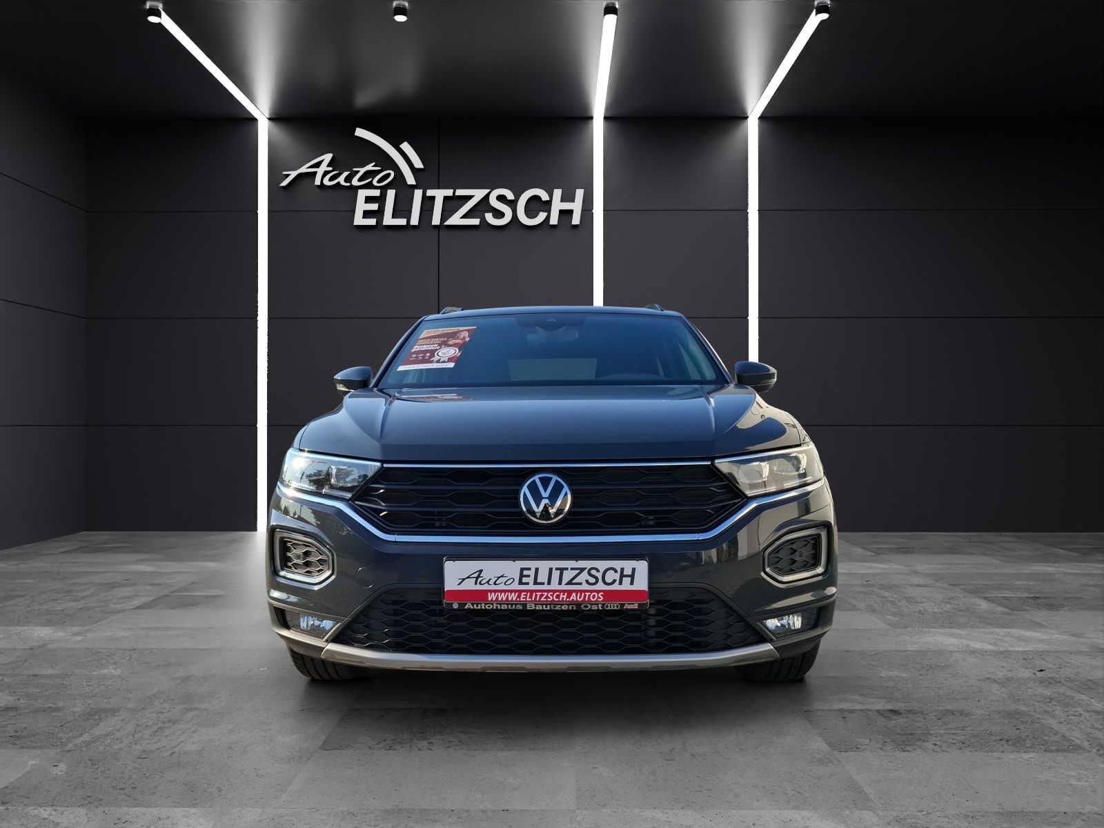 Fahrzeugabbildung Volkswagen T-Roc TSI Sport LED AHK ACC PDC SHZ
