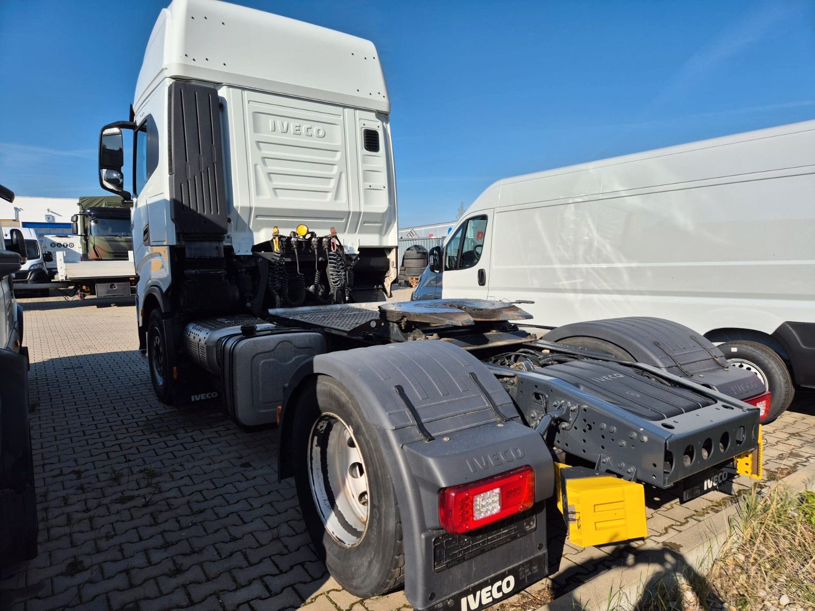 Fahrzeugabbildung Iveco S-Way AS440S48T/P mit Kipphyfraulik