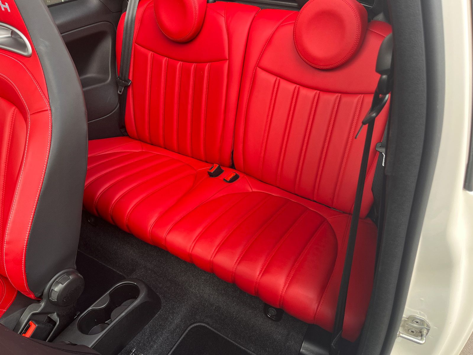 Fahrzeugabbildung Abarth 500 Cabrio 595 "70th Anniversary" 1.4 Turbo