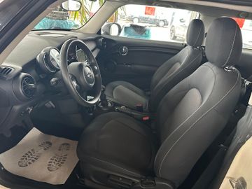 MINI One First - 12