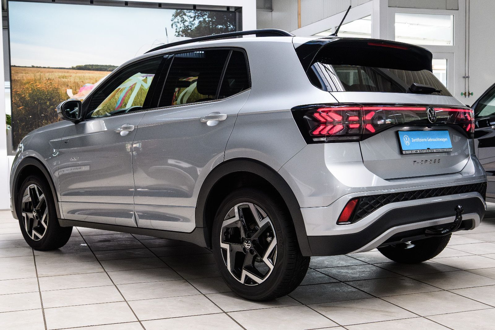 Fahrzeugabbildung Volkswagen T-Cross R-Line 1.5 TSI DSG IQ-LED+AHK+KAMERA+ACC