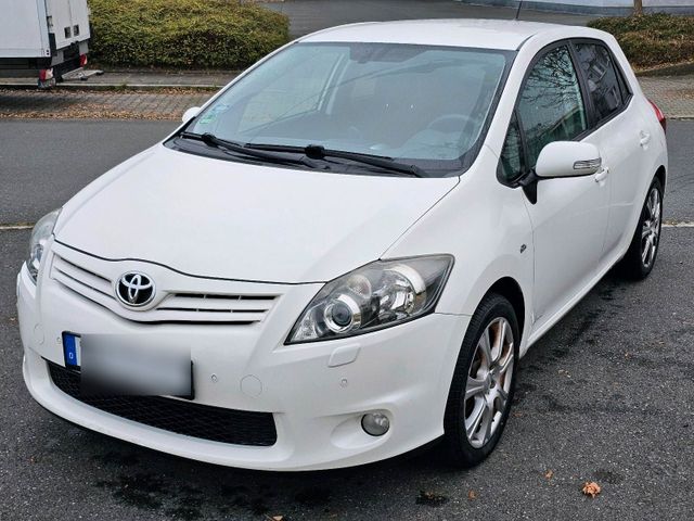 Toyota auris 2.2tdi