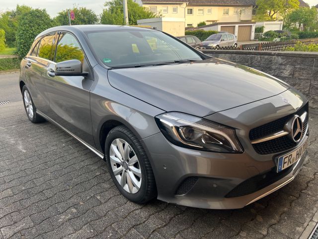 MERCEDES-BENZ A 180 - Automatik