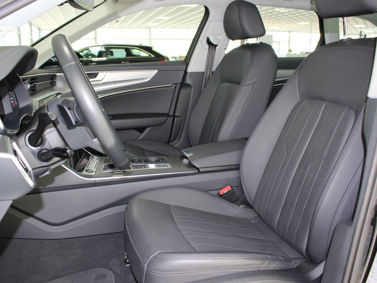 Fahrzeugabbildung Audi A6 Avant 45 TFSI design ACC/Leder/RFK/LED