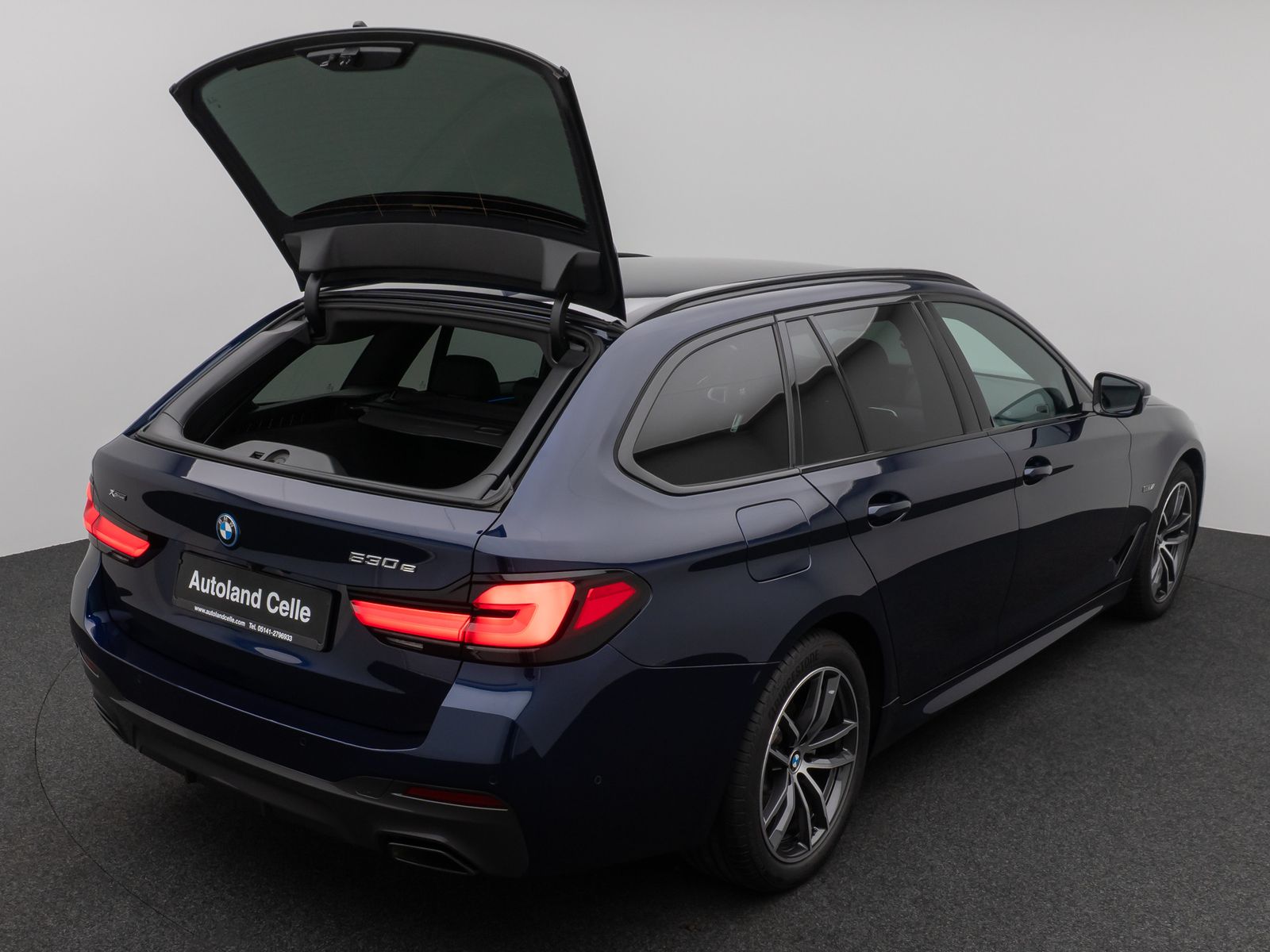 Fahrzeugabbildung BMW 530e xD M Sport Kamera H/K DAB Individual Alarm