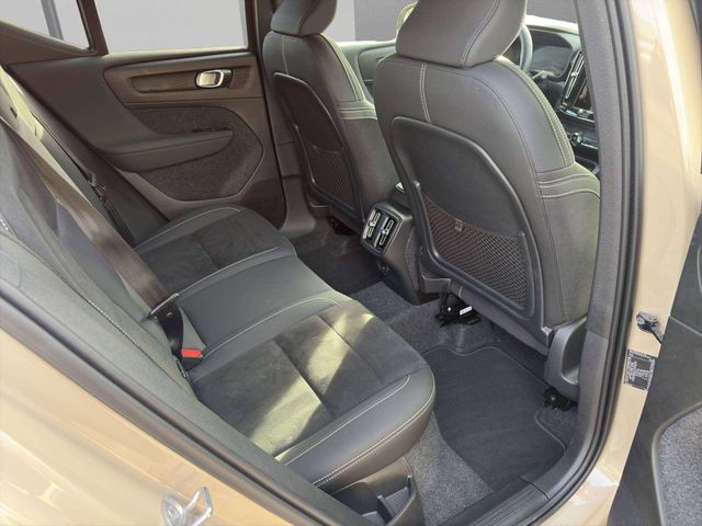 Volvo XC40 Plus Dark B4 2WD Deal Attack bis 30.10.2026