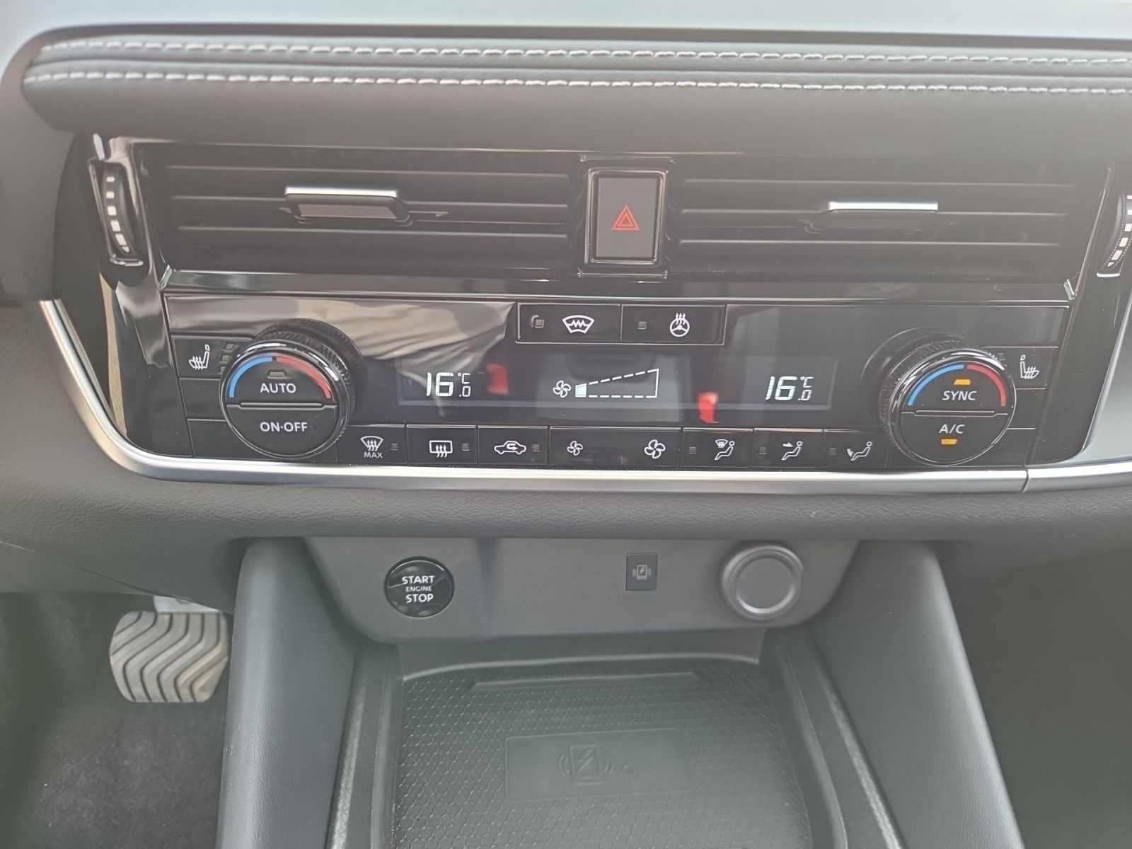 Fahrzeugabbildung Nissan Qashqai 1.3 DIG-T MHEV N-Connecta 158 PS Autom.