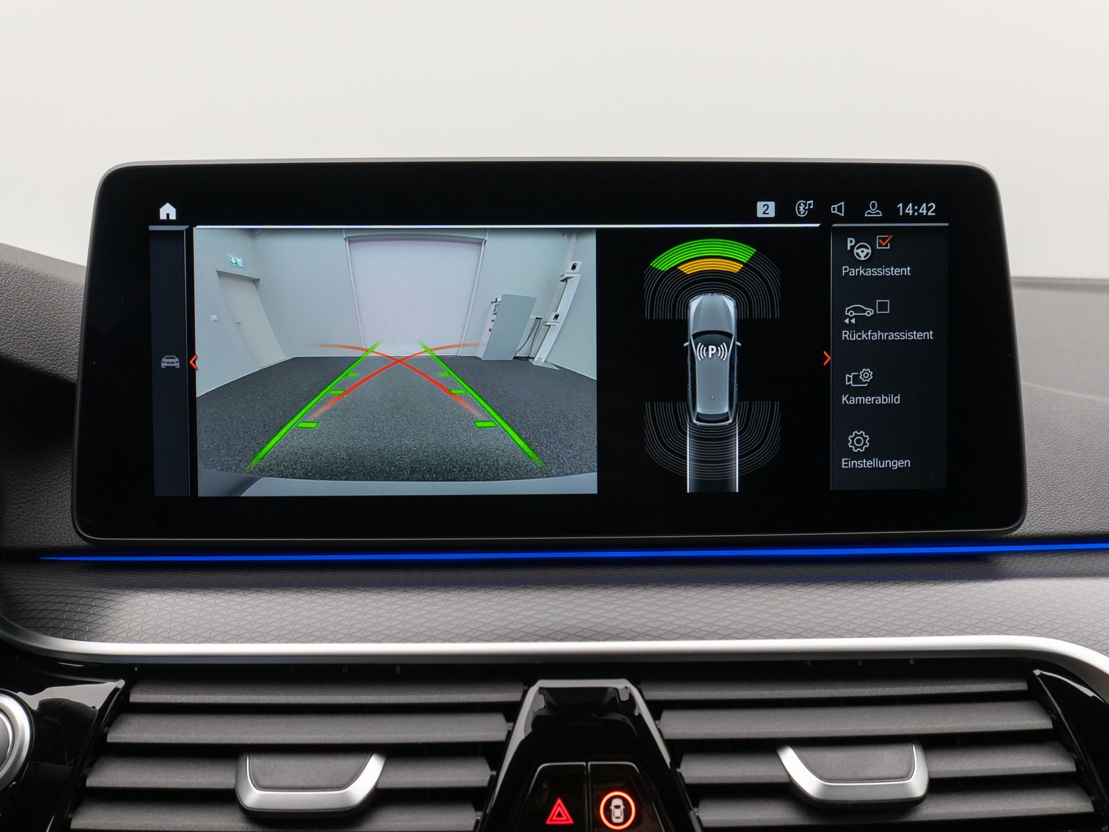 Fahrzeugabbildung BMW 530d xD M Sport Kamera Laser HUD DAN H/K 19Zoll