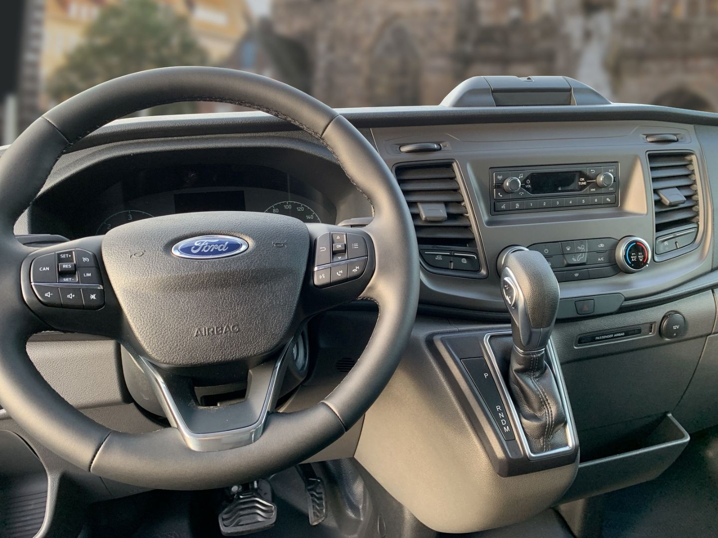 Fahrzeugabbildung Ford Transit Einzelkabine 350L2 ''Dreiseitenkipper'',