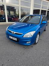 Hyundai i30 1.6 CRDi Style Tüv neu Service neu Top 