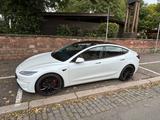 Tesla Model 3 Allradantrieb mit Dualmotor Performa...