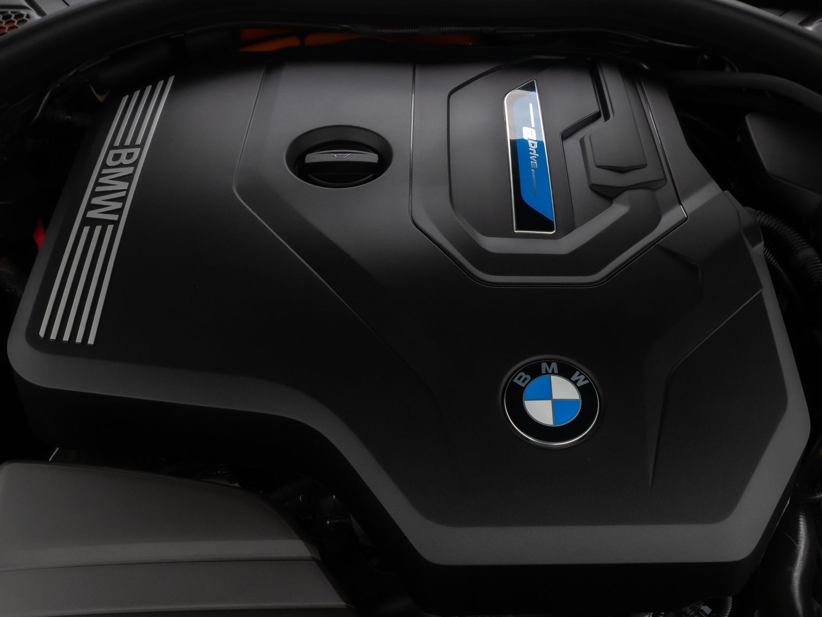 Fahrzeugabbildung BMW 330e xD Laser HUD DAB AHK Alarm Sport HiFi