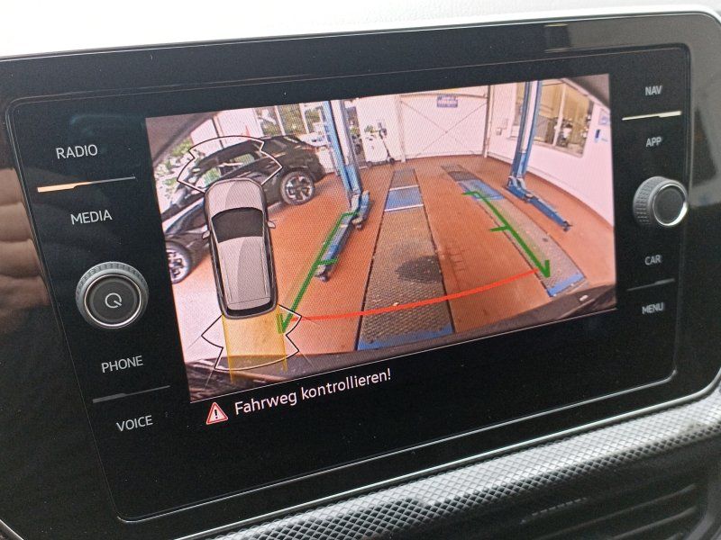 Fahrzeugabbildung Volkswagen T-Cross 1.0 TSI R-Line DSG
