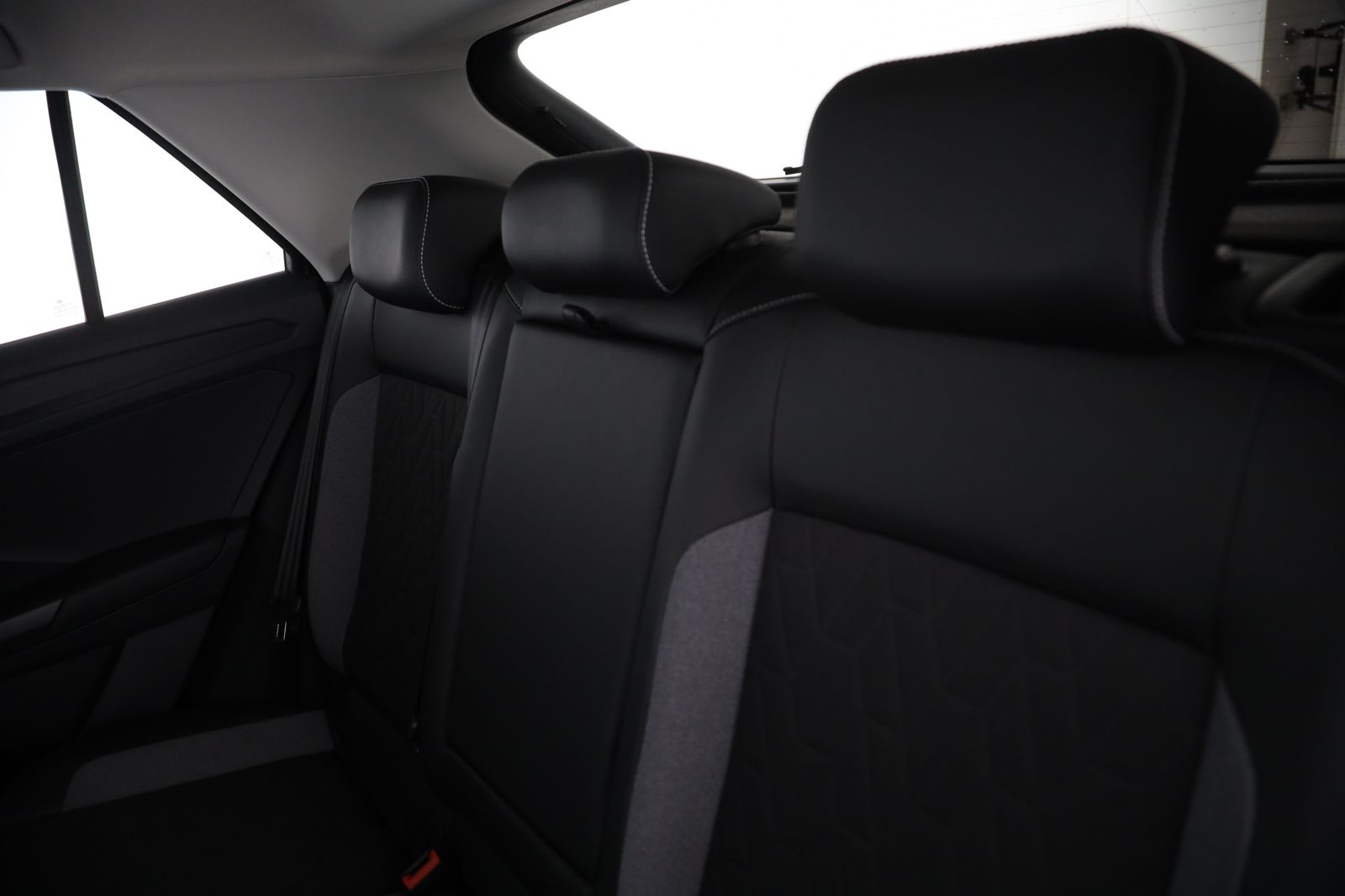 Volkswagen T-Roc - Bild 13