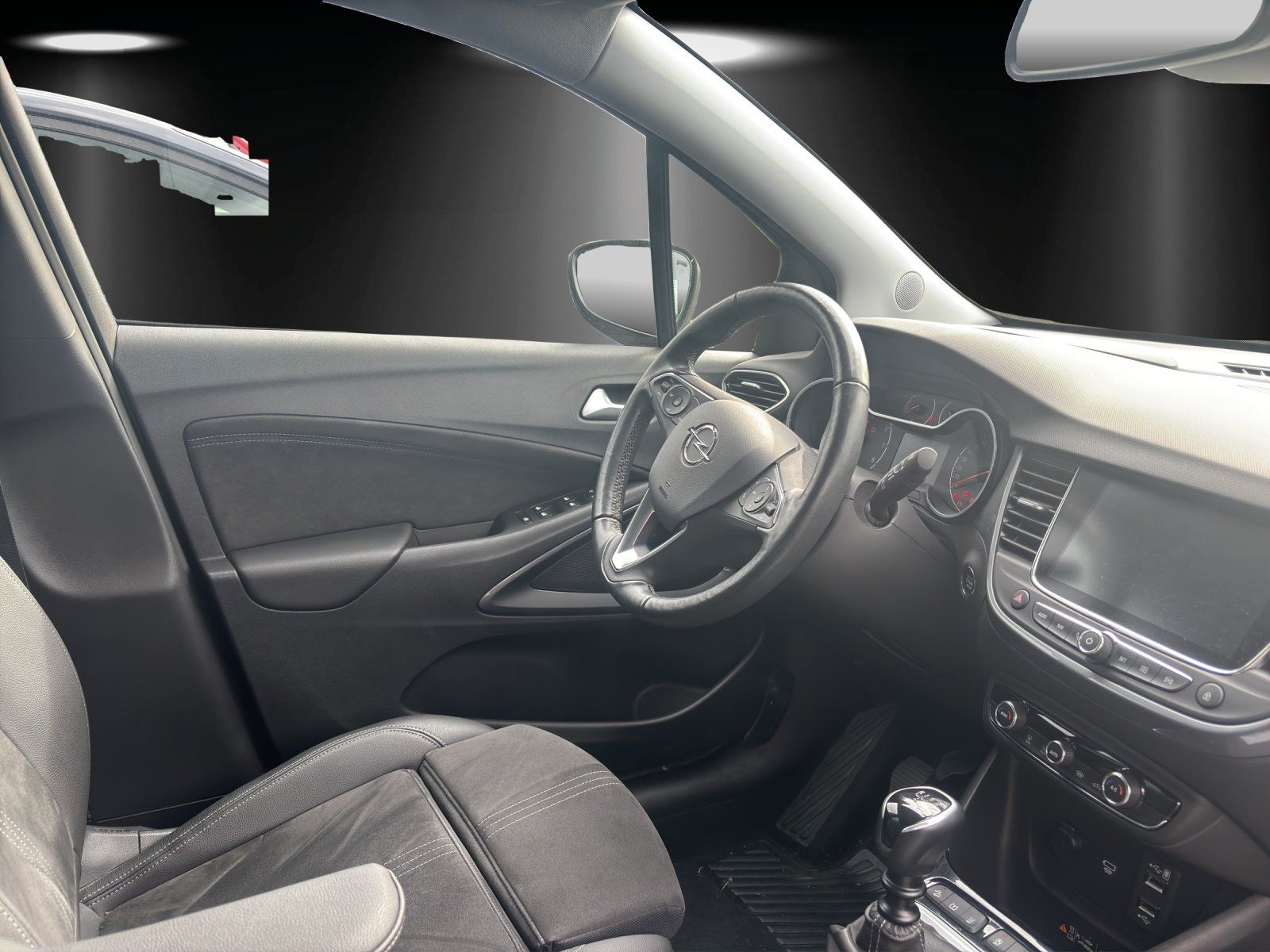 Fahrzeugabbildung Opel Crossland 1.2 Ultimate LED/KAMERA/NAVI/AHK/SHZ/