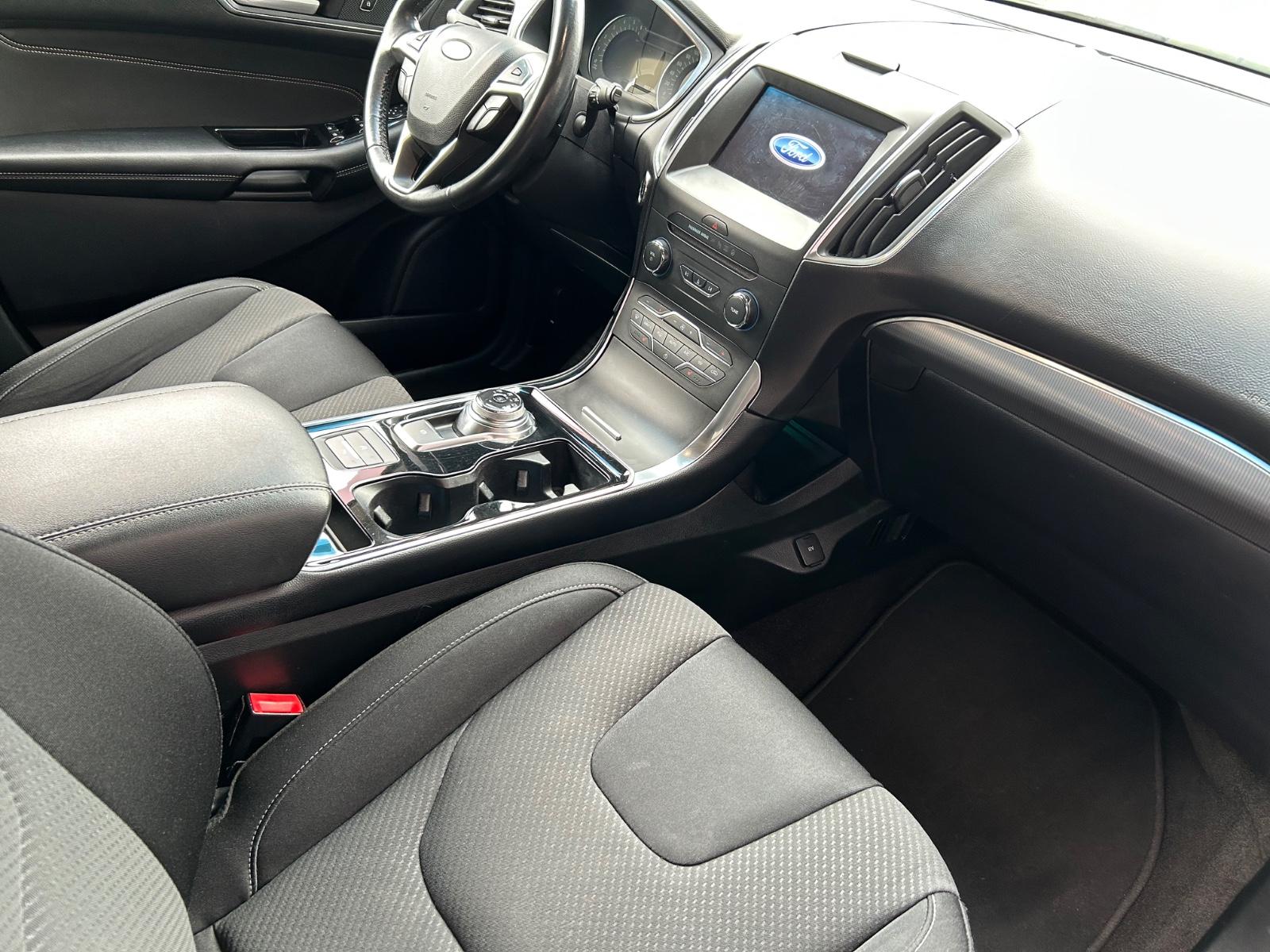 Ford Edge Titanium 4x4|AHK|Rückfahrkam|Apple|Navi
