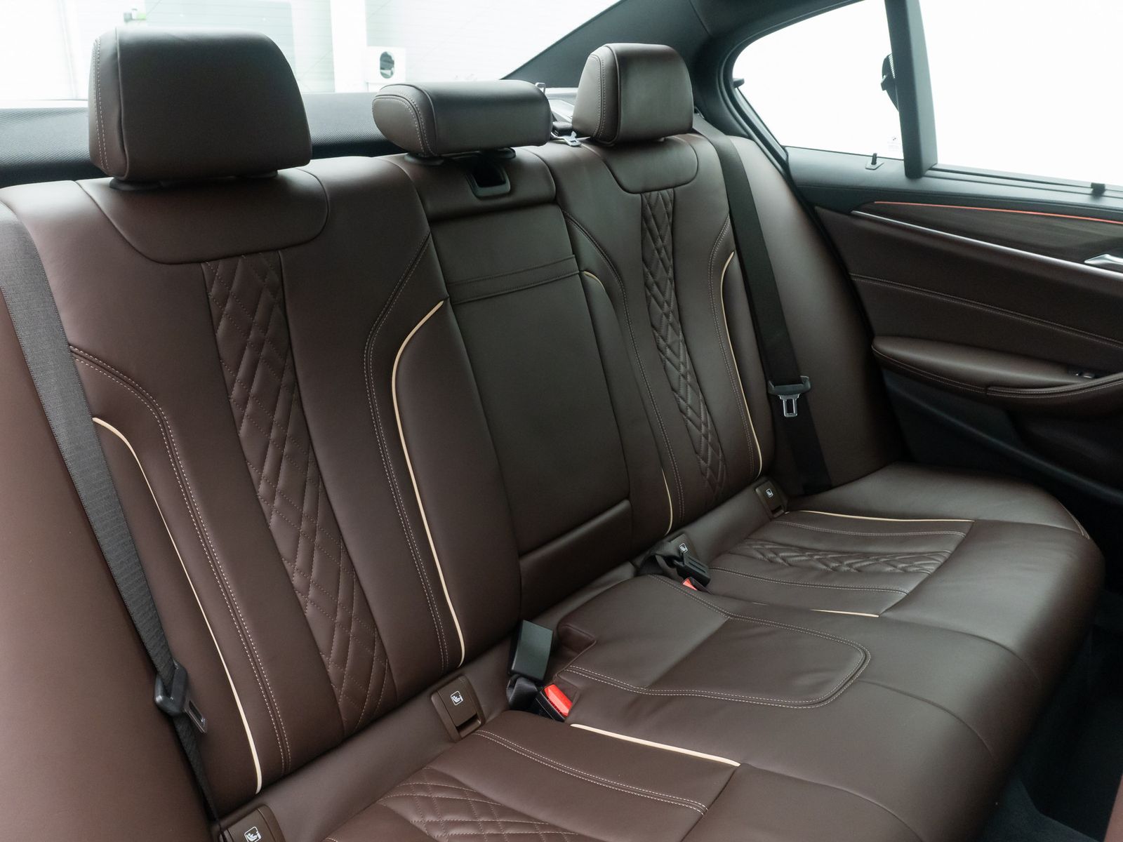 Fahrzeugabbildung BMW 530e Luxury Line ACC 360&deg; DAB Alarm Individual