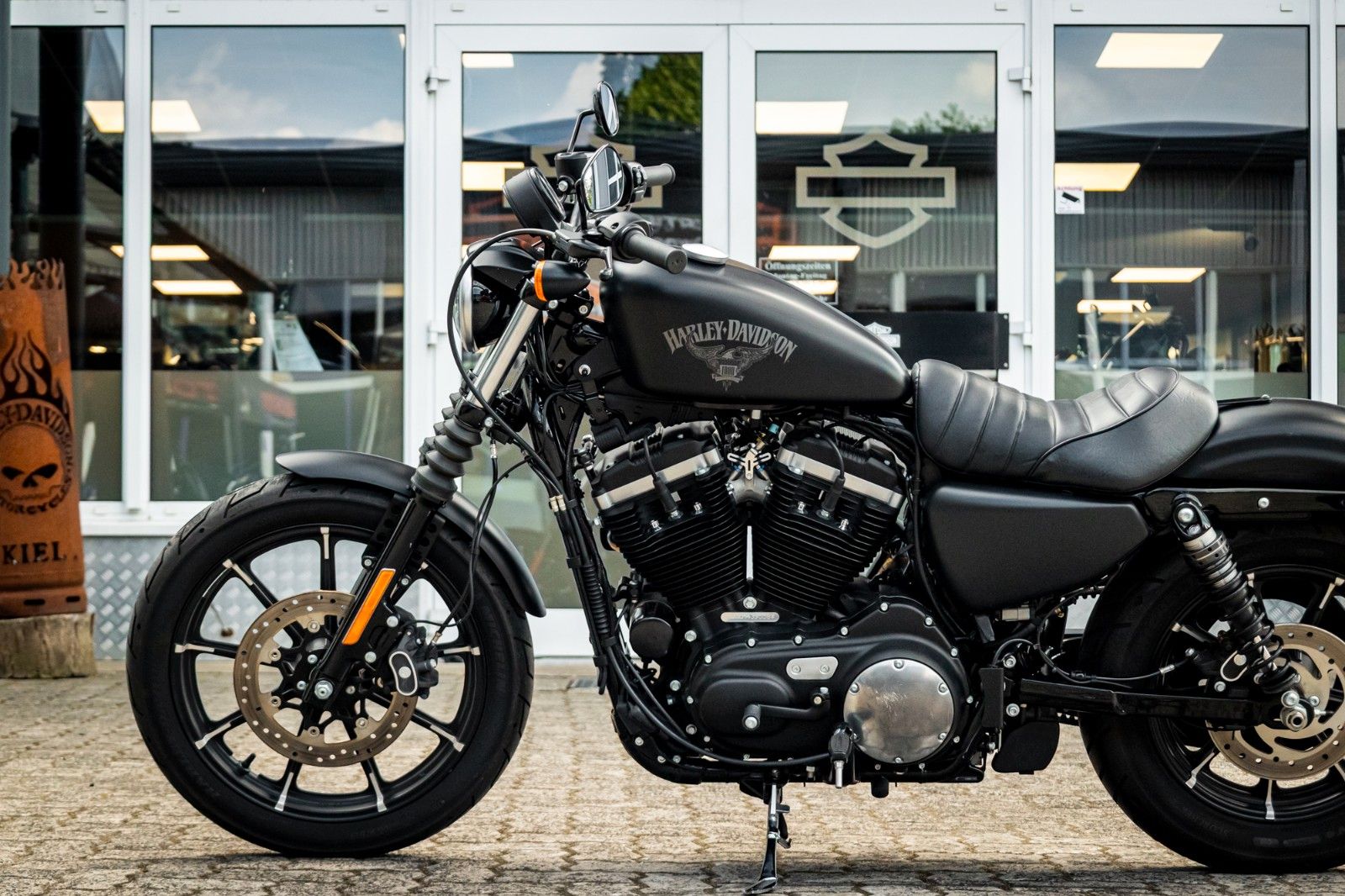 Fahrzeugabbildung Harley-Davidson XL883N Iron 883 - Vance & Hines