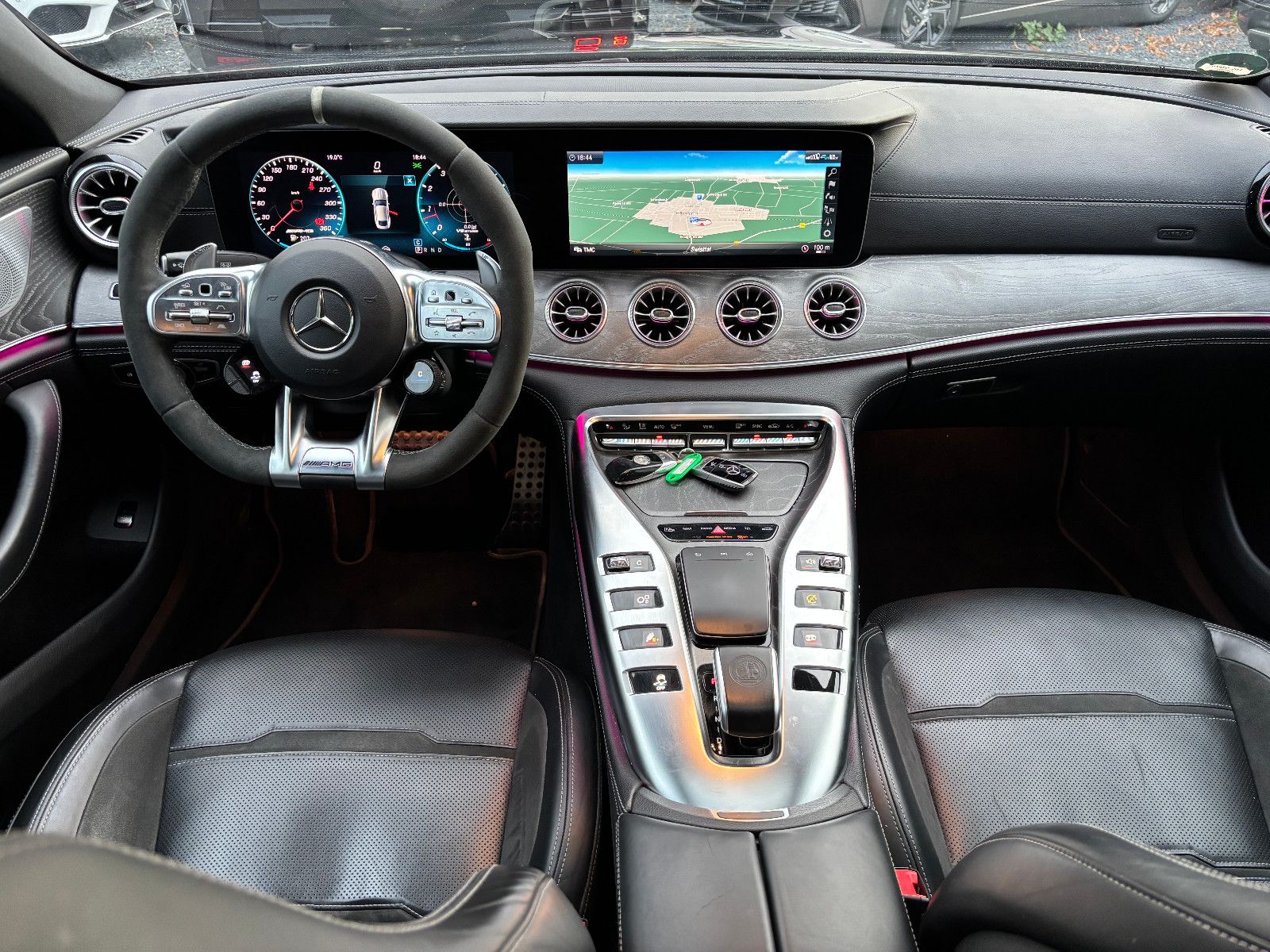 Fahrzeugabbildung Mercedes-Benz AMG GT 4-trg. 63 S 4Matic+/AERO-KIT/PANO/MASSAGE