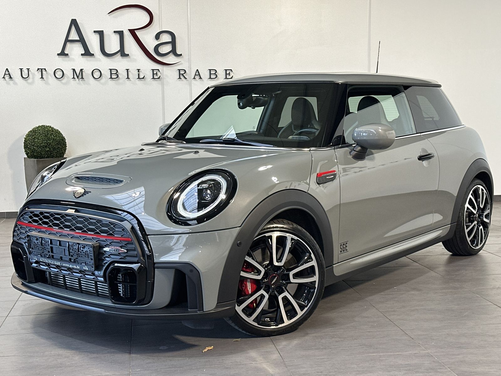 Fahrzeugabbildung MINI John Cooper Works Sport-Aut. NAV+LED+PANO+H&K+VC