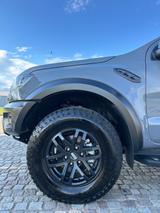 Ford Raptor - graue Ford Raptor