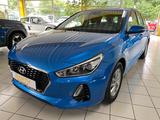 Hyundai i30 cw Select - Hyundai i30: Blau, Cw