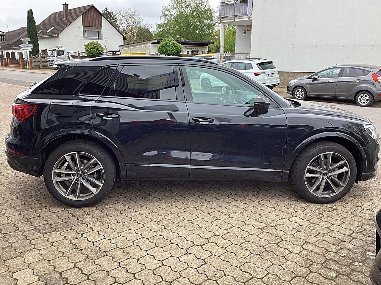 Fahrzeugabbildung Audi Q3 advanced 35 TFSI S-tronic Tempomat LED SHZ