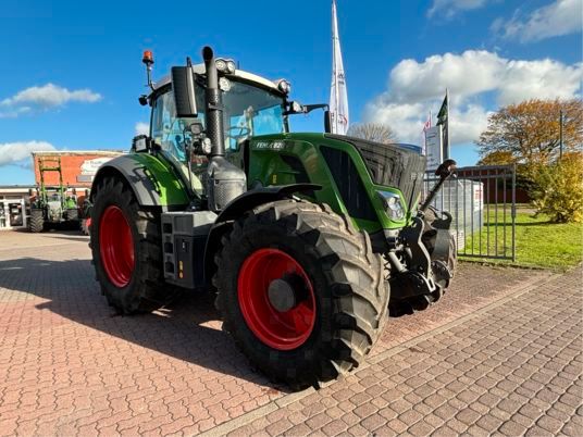 Fendt 828 Vario S4 Profi Plus